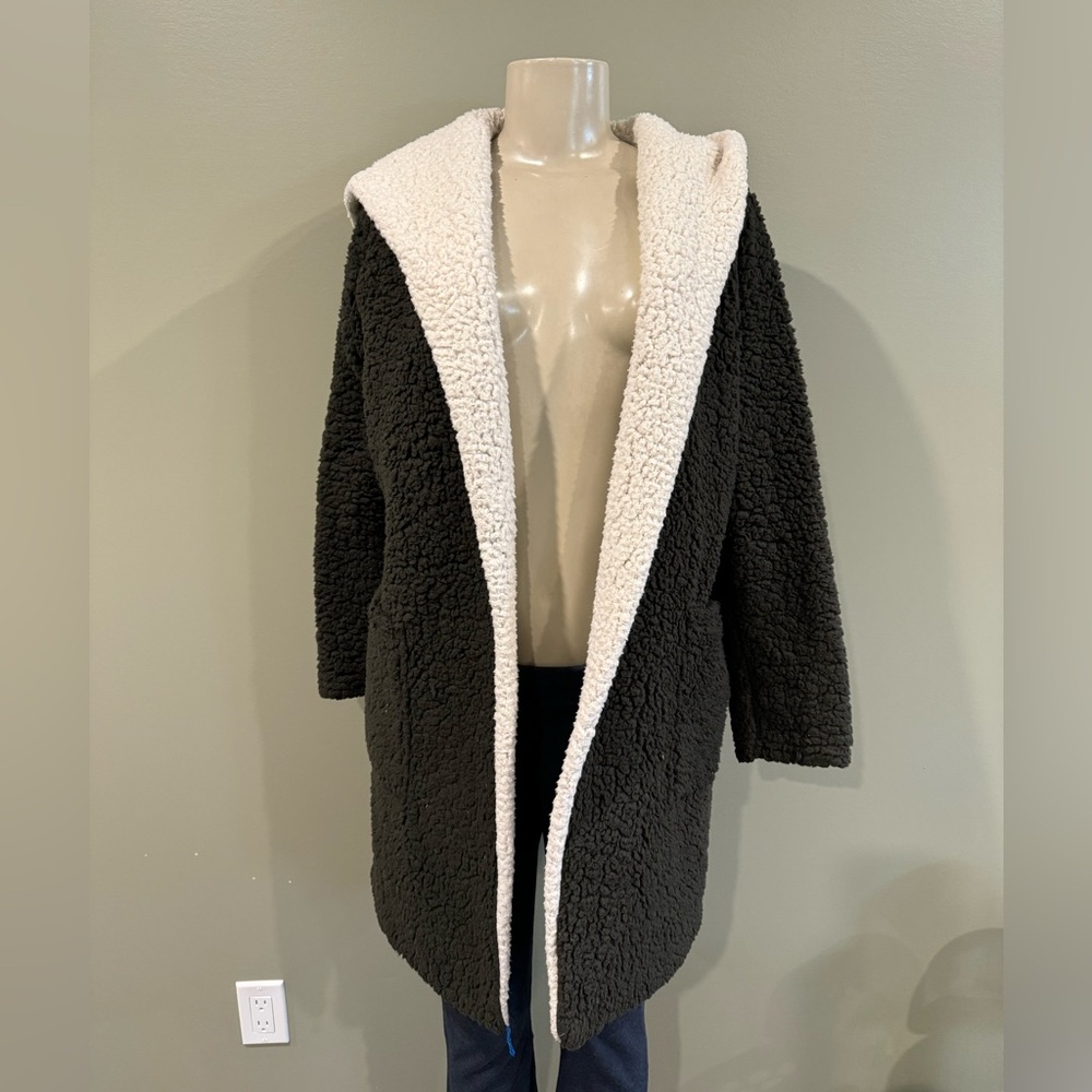 She and Sky / long Sherpa cardigan size small